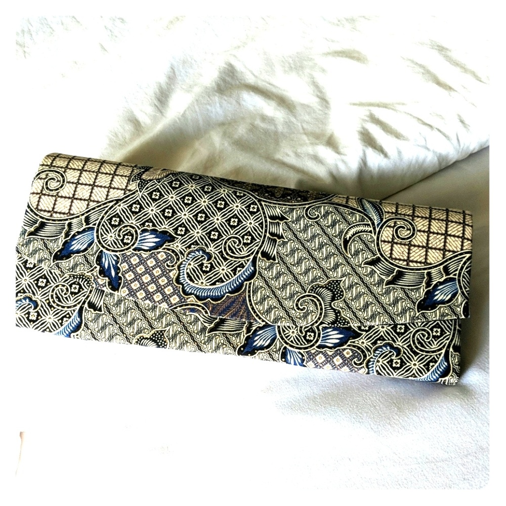Batik purse. New without tag.